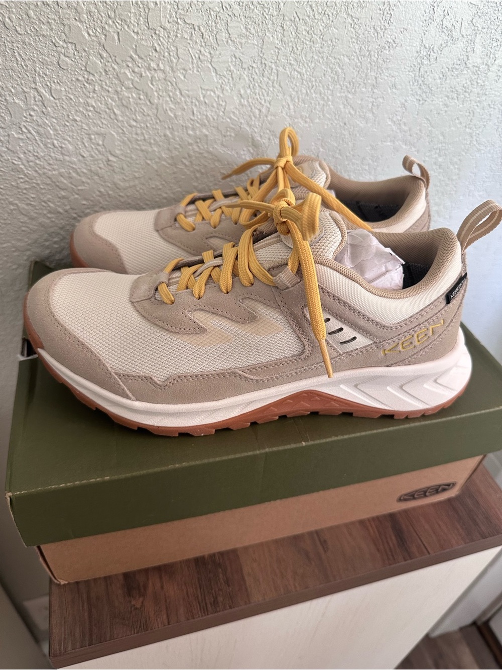 KEEN Women's waterproof hightail Sandstone Sneakers with Yellow Laces